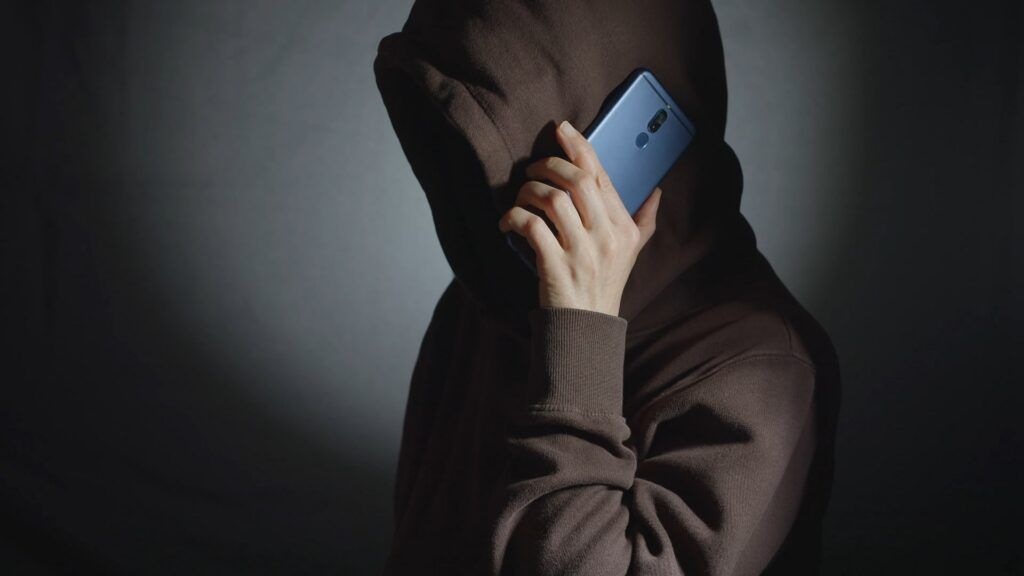 Взял кредит и отдал таксисту: житель Узды лишился 15 000 рублей за несколько часов