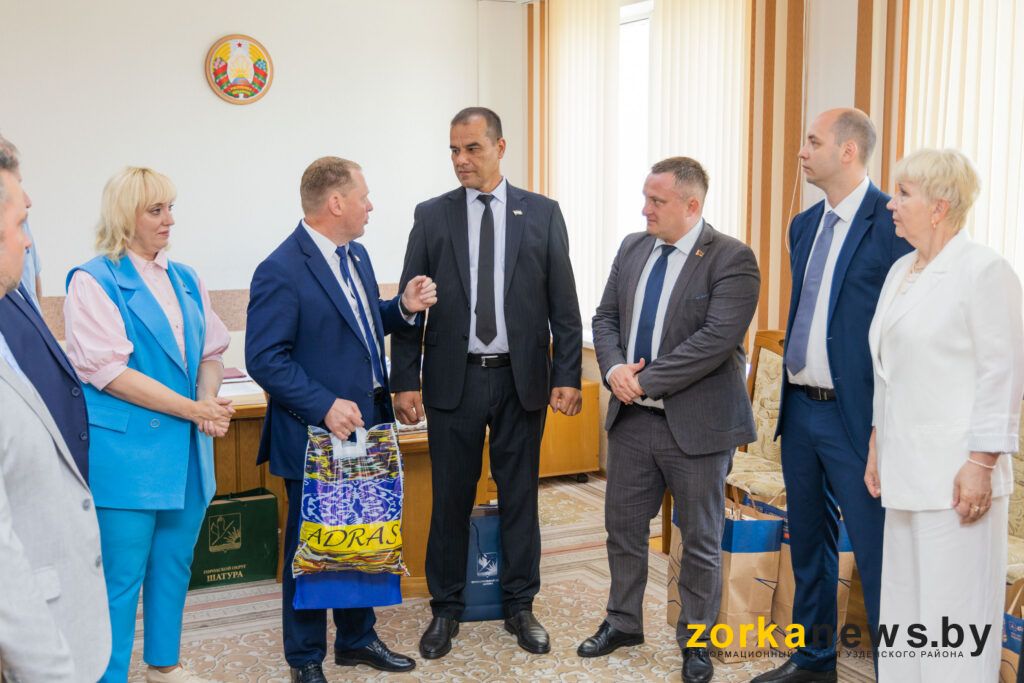 Колос с делегацией из Таджикистана