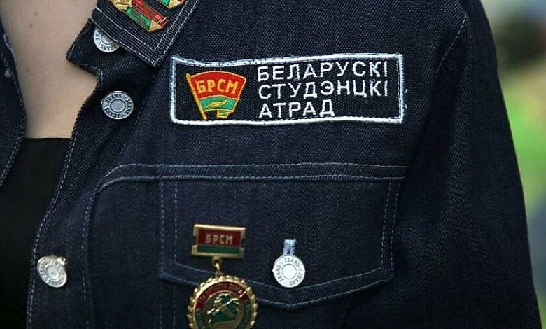 Лето на диване или в студотряде: что выбирает современная молодежь