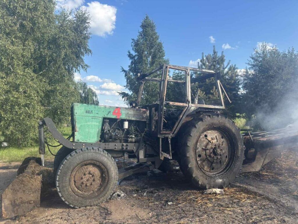 В Узденском районе сгорел трактор
