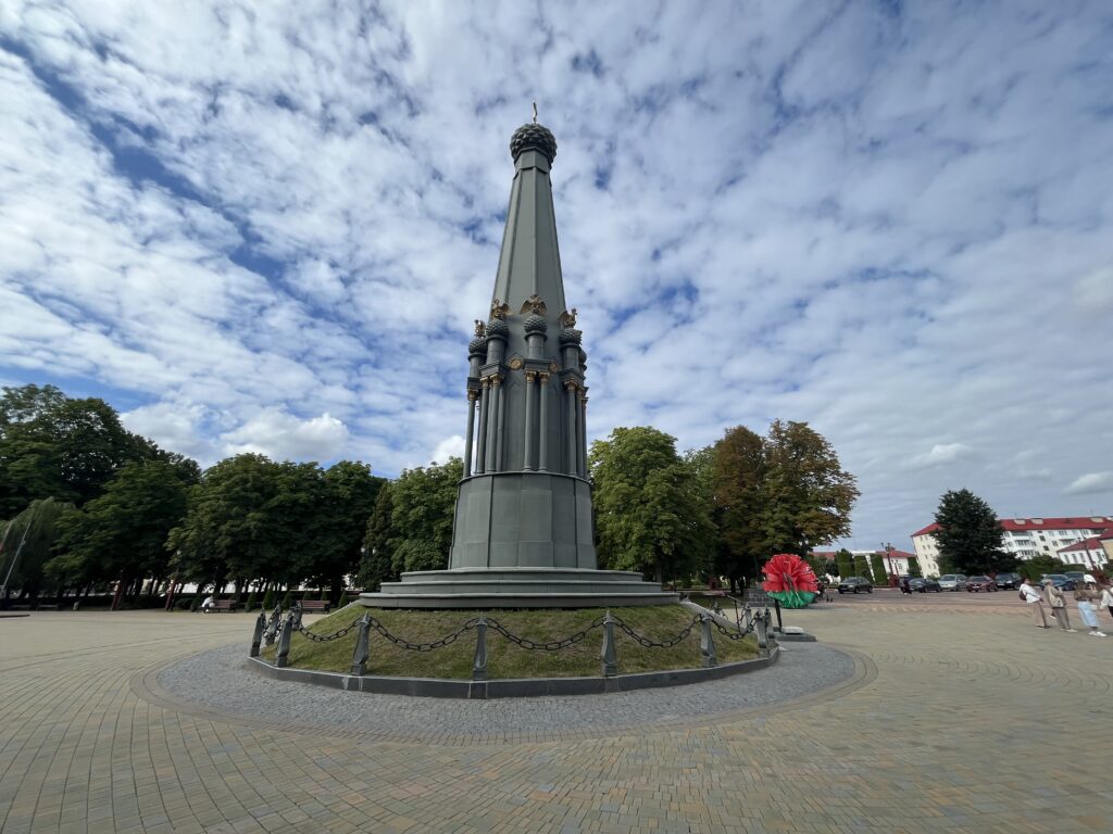 памятник героям 1812 года