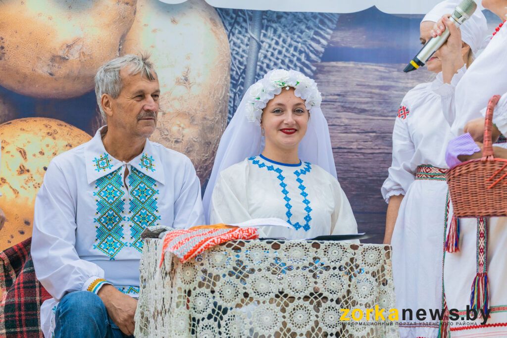 Драники на колодке, свадьба и двухметровая сковорода: чем еще удивляла Дещенка на «Бульбяным фэсце»