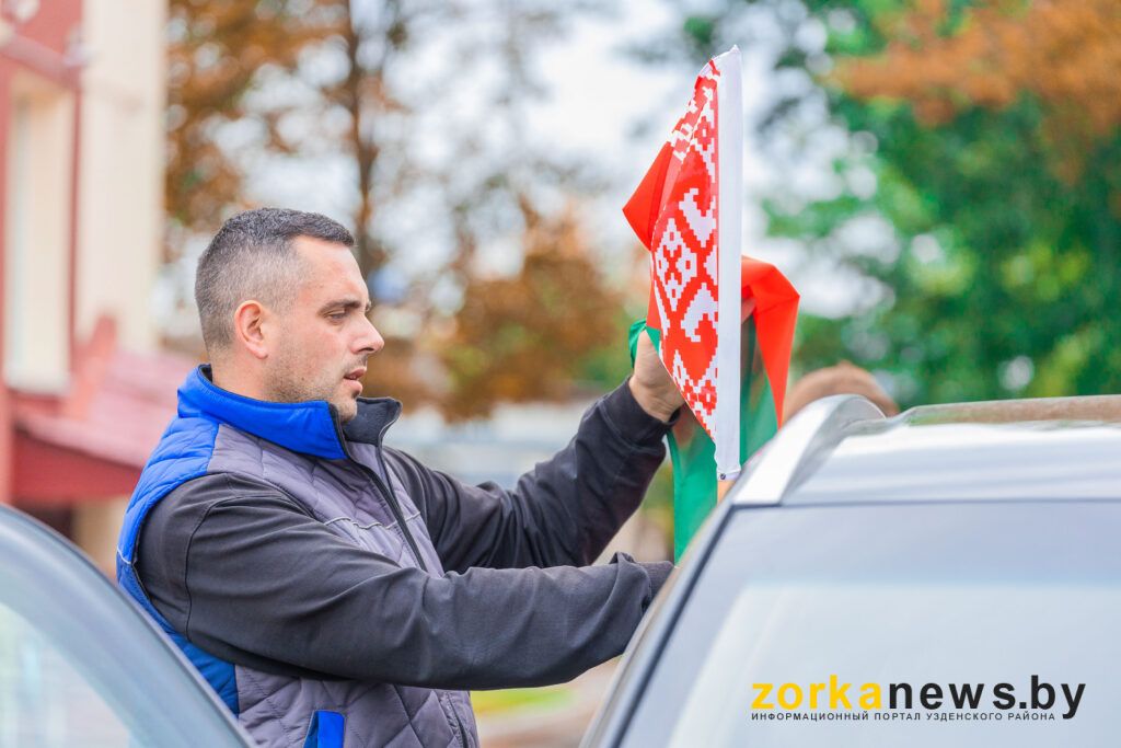 украшение автонациональной символикой