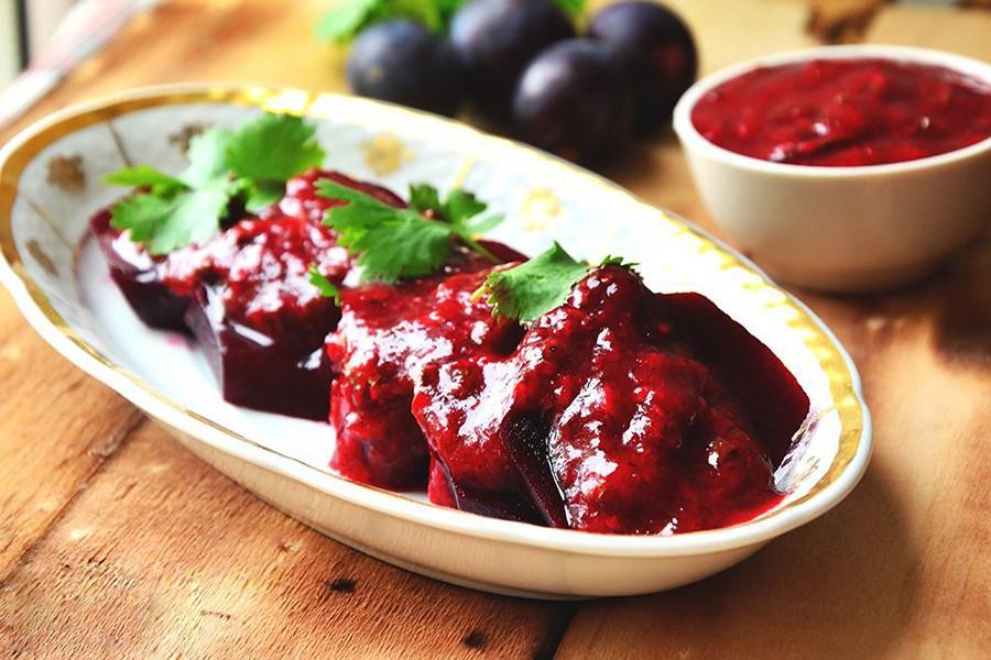 Заготовки из слив на зиму: проверенные рецепты соуса для мяса и маринованных слив