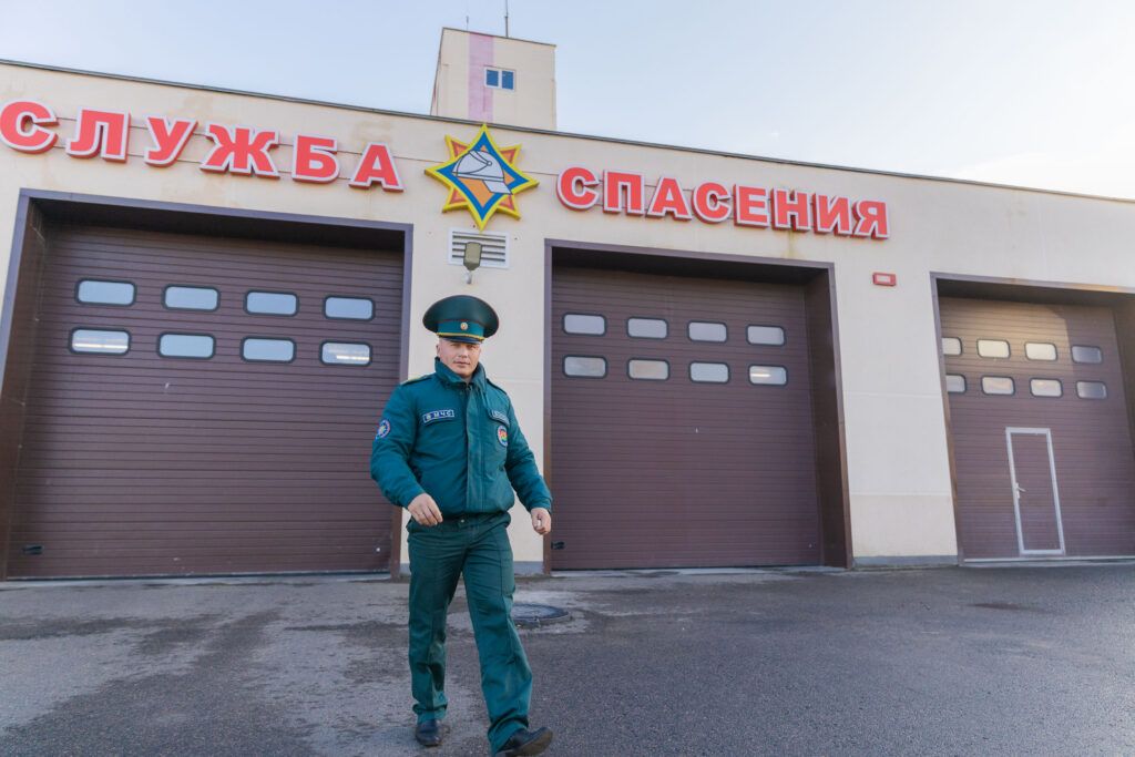 Мастер спорта и многодетный папа. Как спасатель из Узды находит баланс между работой и семьей