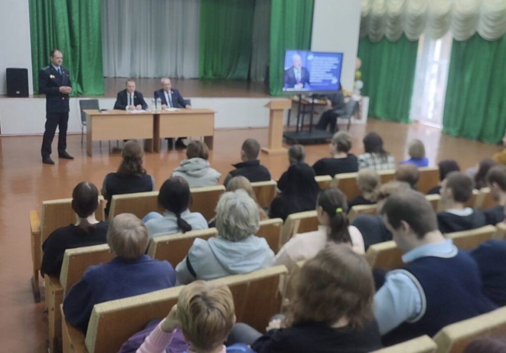 «Ради этого мы живём»: в Узденском колледже говорили о семье как основе государства