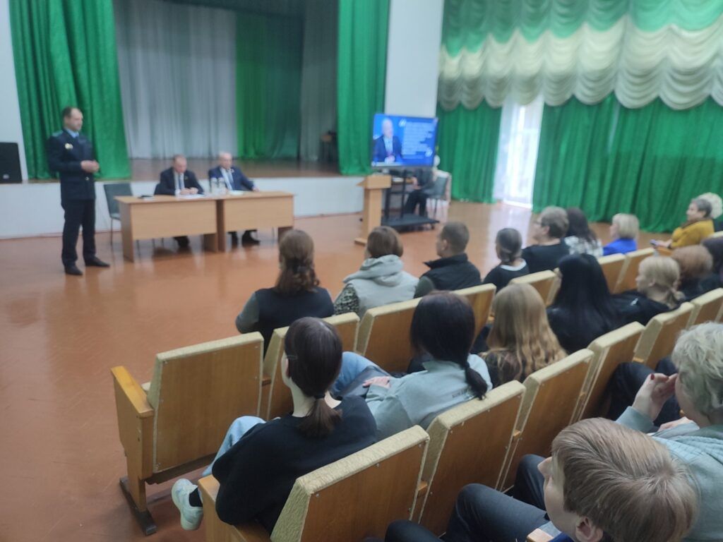 Десять лет за связь с ребёнком. Прокурор Узденского района рассказал, за что сажают